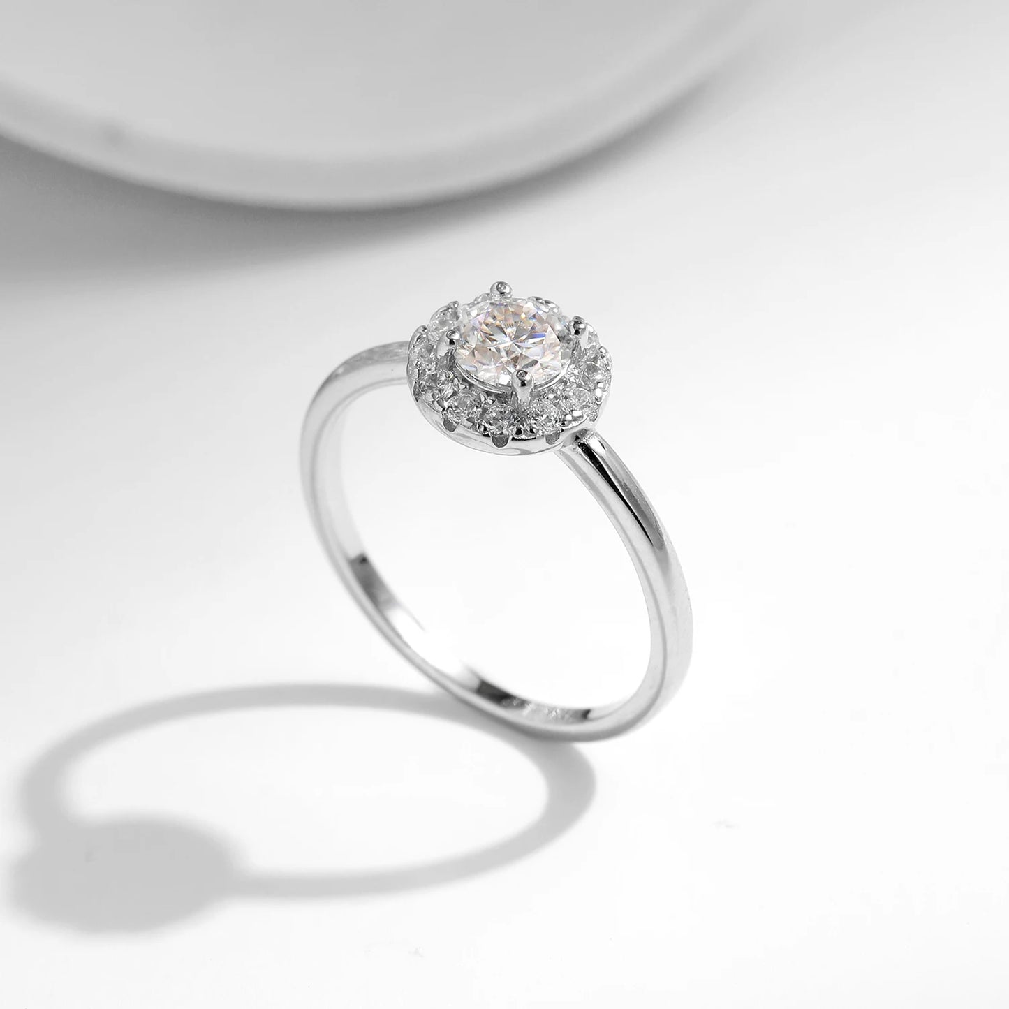 Round Moissanite Exquisite Ring